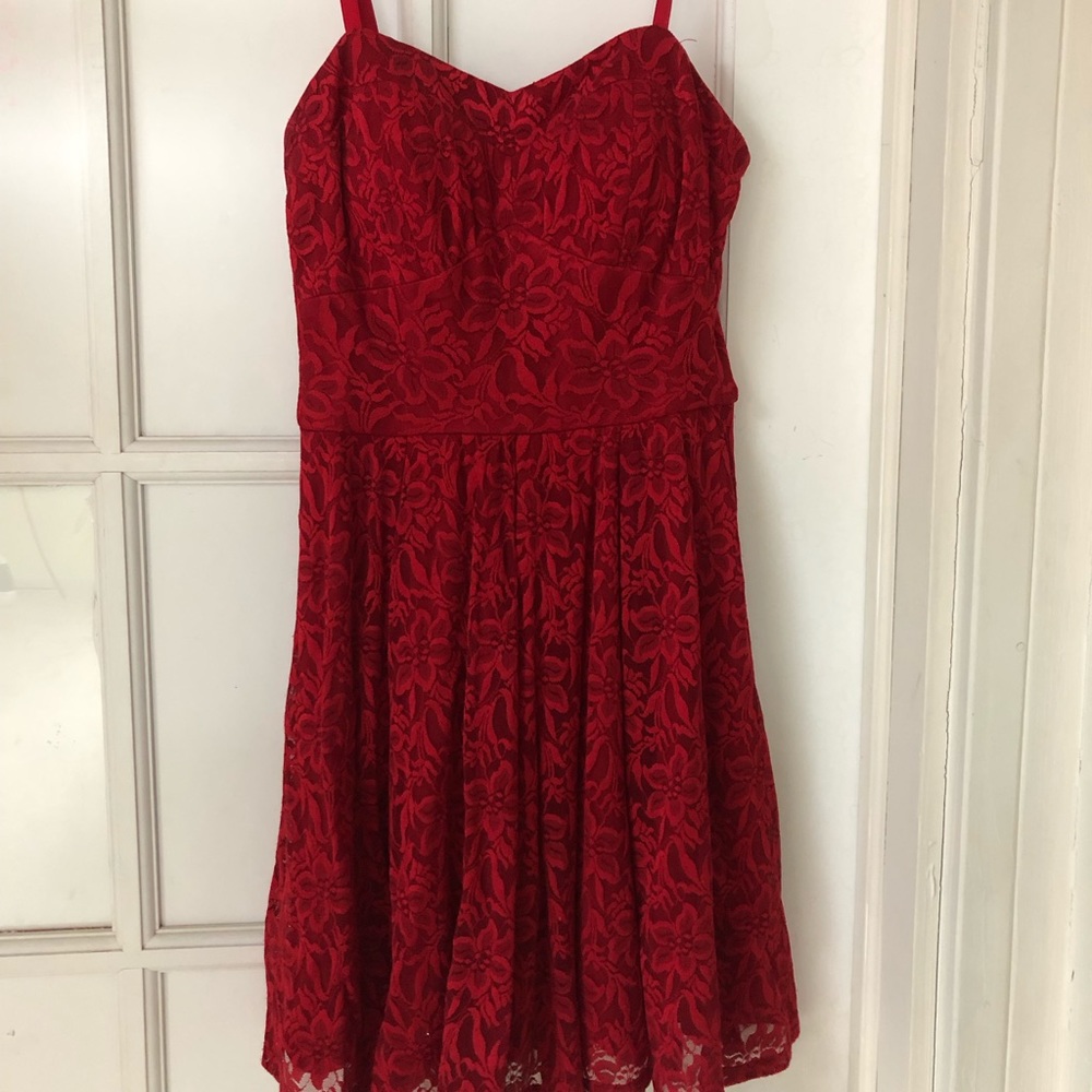 Lily Rose small red lace short dress